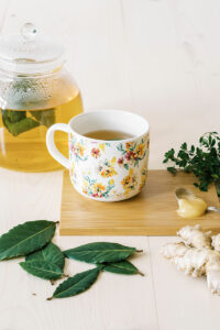Cold & flu relief with tea and herbs